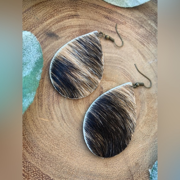 NWT Genuine Cowhide Handmade Lightweight Teardrop Western Dangle Drop Earrings - Picture 9 of 10